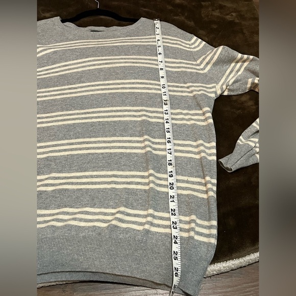 J. Crew Gray and White Striped Crewneck Cashmere Blend Sweater Size Medium - Picture 3 of 7